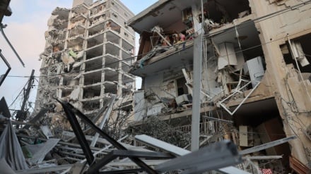 How many Zionists left homes in war with Iran?