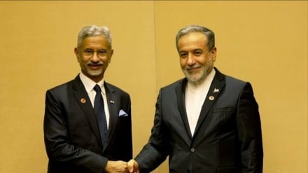 د تهران - نوي ډیلي اړیکو پراختیا د عراقچي او جای شنکر ترمنځ د خبرو محور 