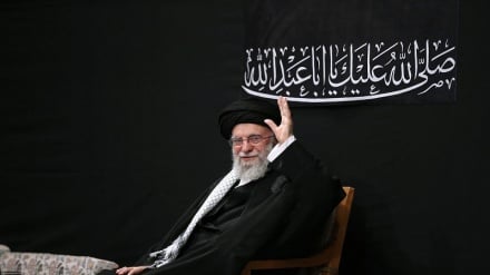 נוכחות מנהיג המהפכה בטקס העשורא + תמונות