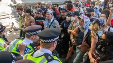 News package | Continued anti-Zionist protests in the UK and dozens arrested / Spanish restaurant to Israeli customers: 