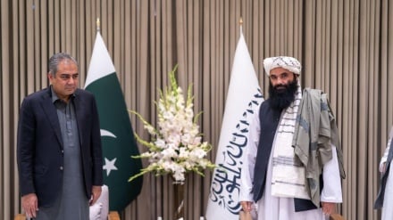 د طالبانو او پاکستان کورنیوچارو وزیرانو کابل کې لیدلي