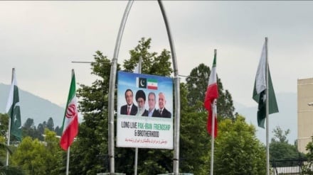Gambar Rahbar dan Presiden Iran Hiasi Ibu Kota Pakistan