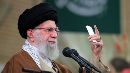 د امام خامنه يي افکار | سوچه اسلام د امریکايي اسلام په مقابل کې دی/ هغوی له خالص اسلام څخه وېریږي