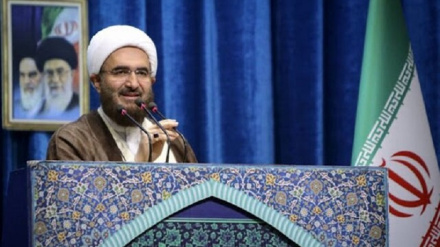 خطیب نماز جمعه تهران: مراقب دو قطبی سازی‌های شیطانی باشیم