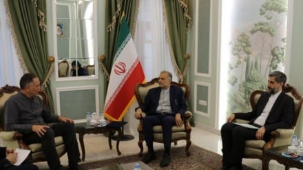 Aktivis Rusia: Imam Khomeini  Prediksi Pemerintahan Barat Kini dalam Suratnya kepada Gorbachev