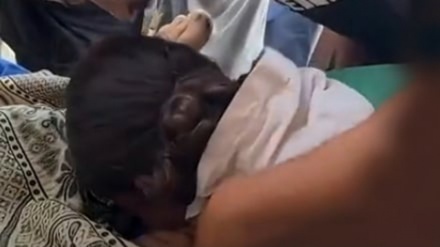 Gazze'de Küçük Bir Kızın Şehit Babasına Vedasına Dünya Sessiz Kalmadı