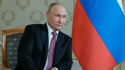 Putin: Europe is a political dwarf