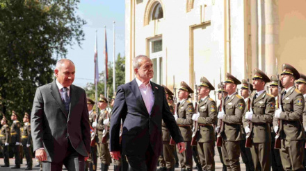Ermenistan Başbakanı İran Cumhurbaşkanı’nı Resmi Törenle Karşıladı 