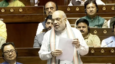 লোকসভায় শাহের  বিল পেশ: অপরাধী হলে ক্ষমতা হারাবেন প্রধানমন্ত্রী এবং মুখ্যমন্ত্রী