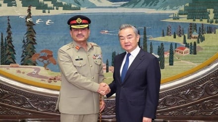 د چين د بهرنيو چارو وزير د هند براعظمګي د سيالانو ترمینځ ديپلوماسئ ته مخه کړې 