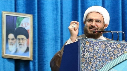Tahran Cuma Hatibi: Şeytani Kutuplaştırmalara Dikkat Edelim