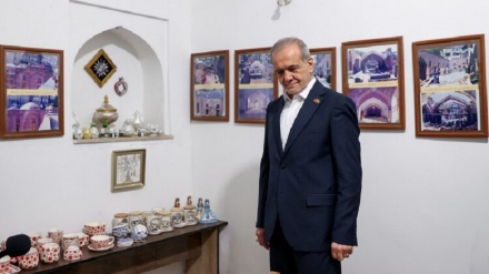 Prezident Məsud Pezeşkian İrəvanda Göy Məscidə gedərək möminlərlə birgə namaz qılıb