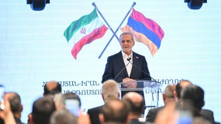 Մասուդ Փեզեշքյանը և Նիկոլ Փաշինյանը մասնակցել են Հայաստան-Իրան գործարար համաժողովի բացմանը