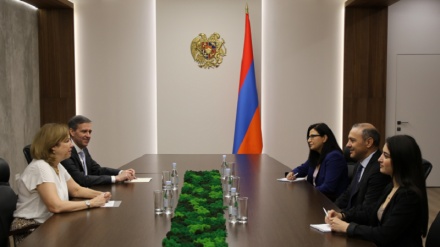 Ապաշրջափակումը տեղի է ունենալու երկրների տարածքային ամբողջականության, ինքնիշխանության, իրավազորության և փոխադարձության սկզբունքների լիակատար հարգման շրջանակում. Գրիգորյան