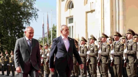 Ermənistanı 1 minnə vəzir rəsmiyə holətədə bə Pezeşkiyanı və beşı