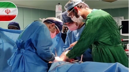 Operacion kirurgjik për rindërtimin e kafkës me teknologjinë e printimit 3D në Iran