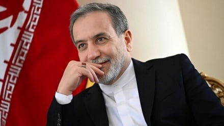 Araghchi : L'Iran veut la paix dans la région / suspension de l'envoi de courriers postaux aux États-Unis