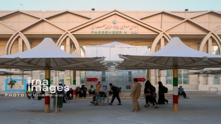 زائران اربعین حسینی در پایانه مرزی مهران