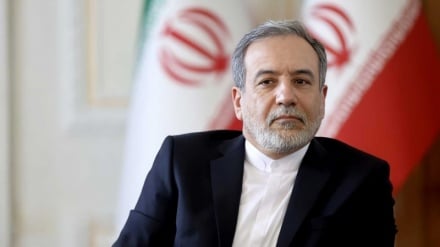 Lajme | Araghchi: Snapback do të dështojë gjithashtu / Ndalohet hyrja e zyrtarëve sionistë në Irlandë