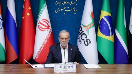 اخبار | پزشکیان: بریکس نقش محوری در مقابله با یکجانبه‌گرایی ایفا کند / ترامپ در سراشیبی سقوط محبوبیت 
