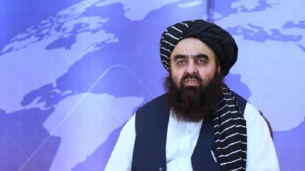 متقی:  یک گز از خاک افغانستان را به آمریکا واگذار نمی‌کنیم