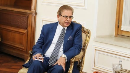 د افغانستان په چارو کې د پاکستان ځانګړي استازی  ایران ته په سفر راغلی 