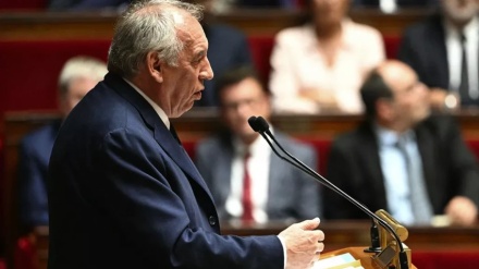  La France dans une nouvelle crise politique