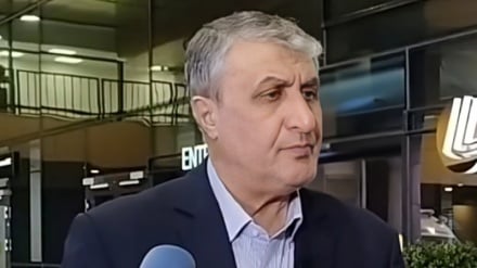 د ایران او روسيې ترمنځ د نویو اټومي بټیو جوړولو تړون لاسلیک کېږي