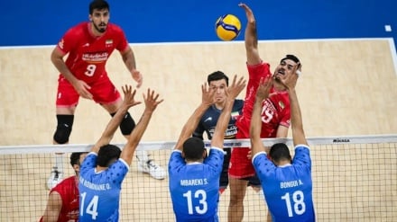 Olahraga | Kejuaraan Dunia Bola Voli; Iran Kalahkan Tunisia / Juara Asia Lewati Garis Finis Tanpa Alas Kaki!