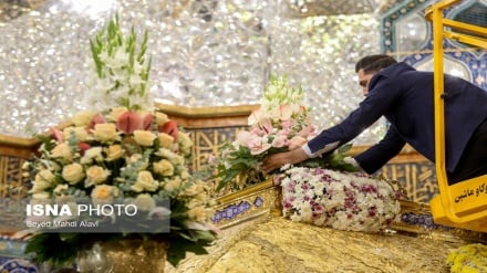 گل آرایی ضریح حضرت معصومه (س) به مناسبت سالروز ورود ایشان به قم