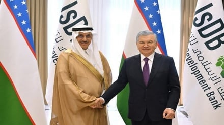 Шавкат Мирзиёев  Ислом итараққиёт банки президенти ва Осиё тараққиёт банки вице-президенти билан учрашди