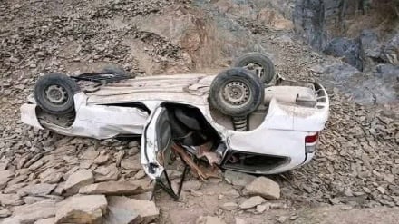 بی‌احتیاطی راننده‌ای در بدخشان ۱۱ نفر را به دره مرگ فرستاد
