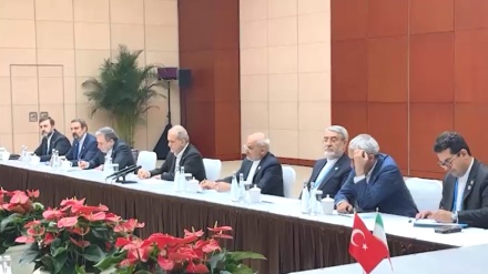 Շանհայի համագործակցության կազմակերպության գագաթնաժողովի շրջանակում, Փեզեշքիանը հանդիպել է Թուրքիայի նախագահի հետ 