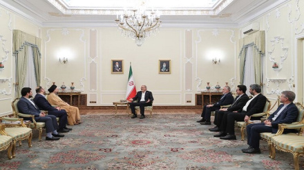 Pezeshkian: Mipaka ya kijiografia kamwe haiwezi kuyatenganisha mataifa mawili ndugu ya Iran na Iraq 