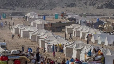 پاکستان پنج اردوگاه پناهندگان افغان در خیبرپختونخوا را تعطیل و بازگرداندن مهاجران را تشدید کرد
