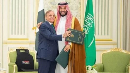 پاکستان او سعودي عربستان «ګډ ستراتیژیک دفاعي تړون» لاسلیک کړ