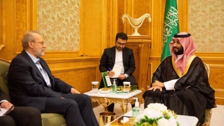 Shefi i sigurisë së Iranit takohet me Princin e Kurorës Saudite në Riad