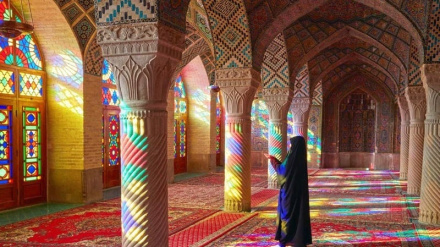 Budaya Hadir di Tempat Ibadah di Iran; Etika, Keyakinan, dan Empati