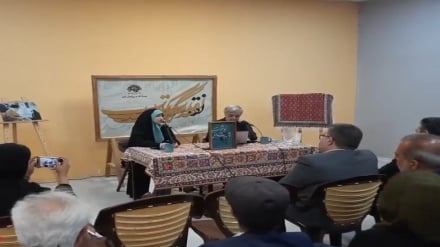مجموعه شعر «پیشانی‌نوشت» اثر شاعر افغانستانی در مشهد رونمایی و نقد شد