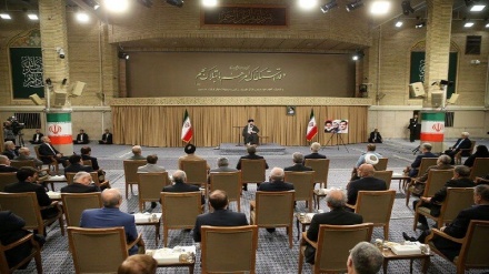 تاکید رهبر انقلاب اسلامی بر ترغیب دولتها به قطع روابط بازرگانی و سیاسی با رژیم جنایتکار صهیونیستی