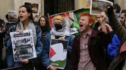 Netanyahu’nun Konuştuğu Boş BM Salonunda Protestocular, Netanyahu’nun Tutuklanmasını Talep Etti