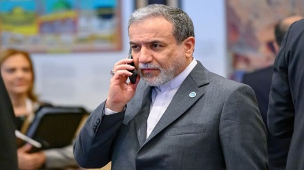  سخنگوی وزارت خارجه: امروز بعدازظهر یک گفت‌وگوی تلفنی برنامه ریزی شده بین عراقچی و سه وزیر اروپایی برقرار خواهد شد / مسئول سیاست خارجی اتحادیه اروپا نیز در این تماس تلفنی مشترک حضور خواهد داشت