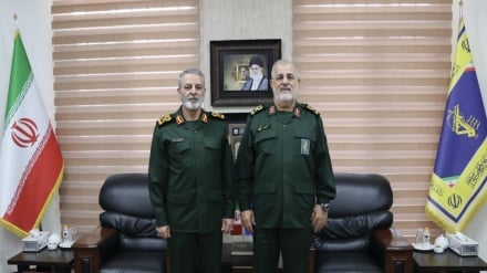 د ایران د پوځ او سپاه وحدت د ایران د خاورې د بشپړساتلو ضامن دی 