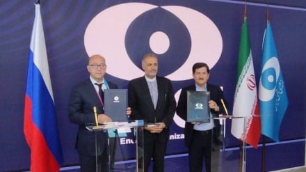 امضاء موافقتنامه ساخت نیروگاه‌های اتمی به ارزش ۲۵ میلیارد دلار در ایران