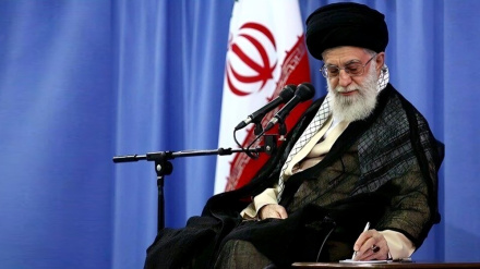 Ayetullah Hamenei, Ayetullah Sistani’ye taziye mesajı gönderdi