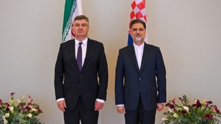 د ایران سفیر په کرواشیا کې خپل باور لیک ولسمشر ته وسپارله