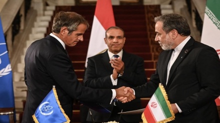 د ایران خارجه وزیر په مصر کښې د اټومي اژانس له مشر سره خبرې کړي