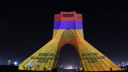Հայաստանի դրոշի գույները Թեհրանի սրտում
