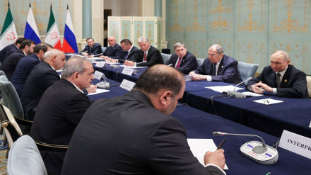 Pezeşkian ve Putin, İki Ülke Arasındaki İşbirliğinin Gelişmesinde Uzun Vadeli Anlaşma ve Avrasya Anlaşmasının Etkisi Üzerine Vurguda Bulundular