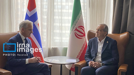 Pezeşkian Norveçin baş naziri ilə görüşərək danışıqlar aparıb